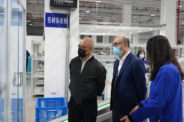 疫情在前，責(zé)任在肩！左敏總裁一行檢查慰問上藥物流抗疫保供工作